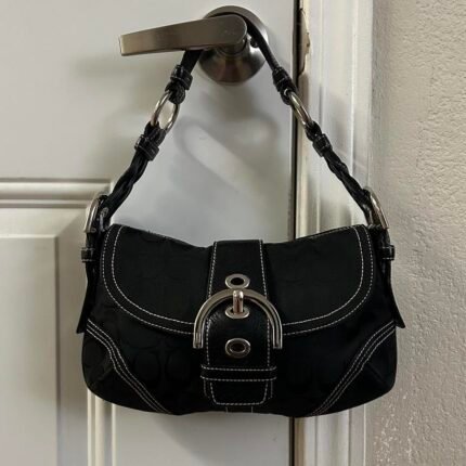Vintage Y2K black Coach buckle soho shoulder bag 🍒✨💕